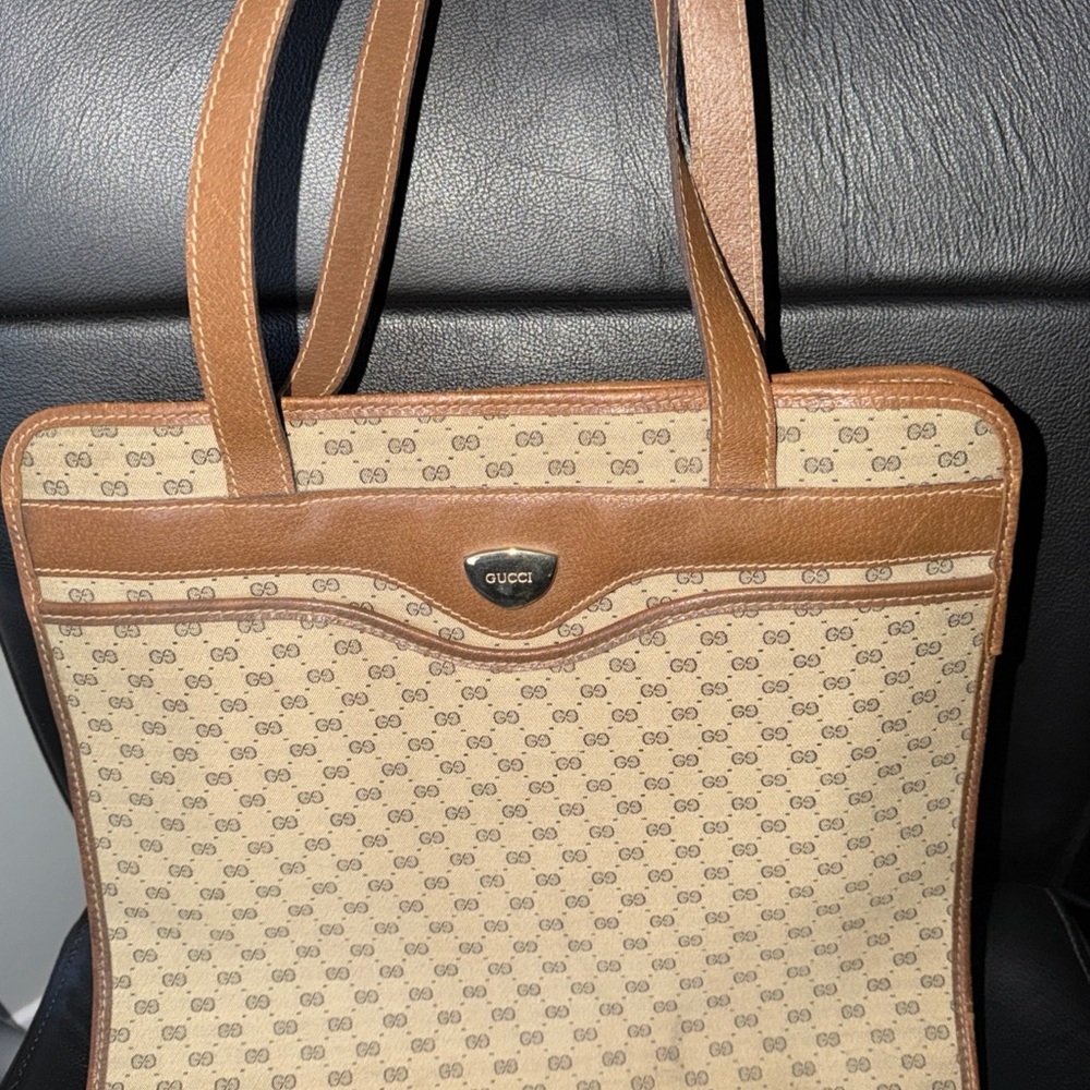Gucci Beige and Brown GG Canvas Shoulder Tote Vintage - Picture 2 of 8